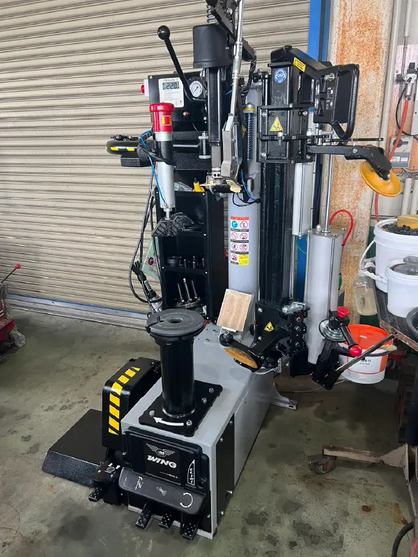 ホイール・タイヤ交換|車検、新車・中古車販売、パーツ持ち込み取り付け、整備・修理、タイヤ保管ならアイ・オート｜尾張旭市・瀬戸市・春日井市・名古屋市守山区、名古屋市名東区、名古屋市東区、長久手市、みよし市