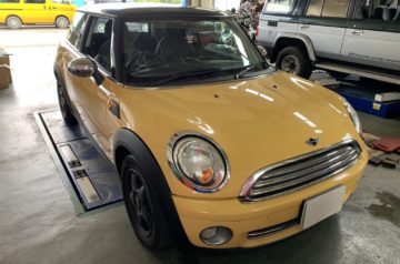 BMWミニ　MINI　R56　ブレーキパット交換