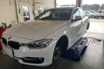 ＢＭＷ　Ｆ３０　ピレリ　ランフラット　１７インチタイヤ交換