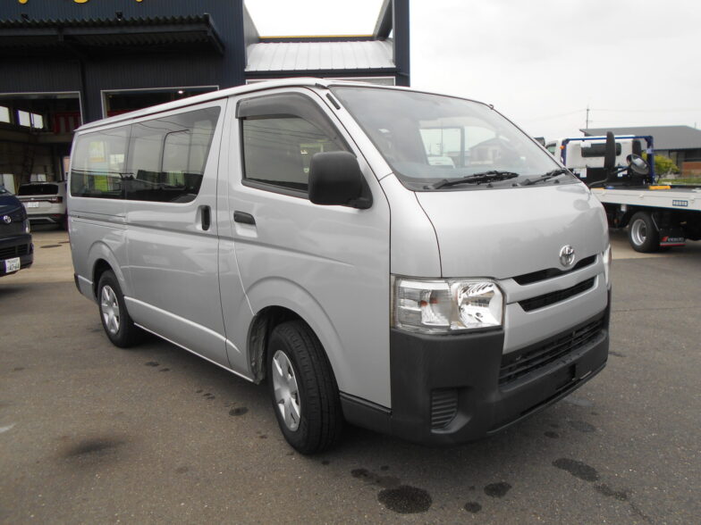 TOYOTA　ハイエース　DX　フルセグナビ　ビルトインETC　バックカメラ｜尾張旭市にある中部運輸局指定民間車検工場