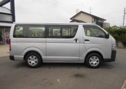 TOYOTA　ハイエース　DX　フルセグナビ　ビルトインETC　バックカメラ｜尾張旭市にある中部運輸局指定民間車検工場