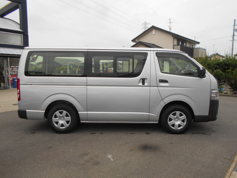 TOYOTA　ハイエース　DX　フルセグナビ　ビルトインETC　バックカメラ｜尾張旭市にある中部運輸局指定民間車検工場