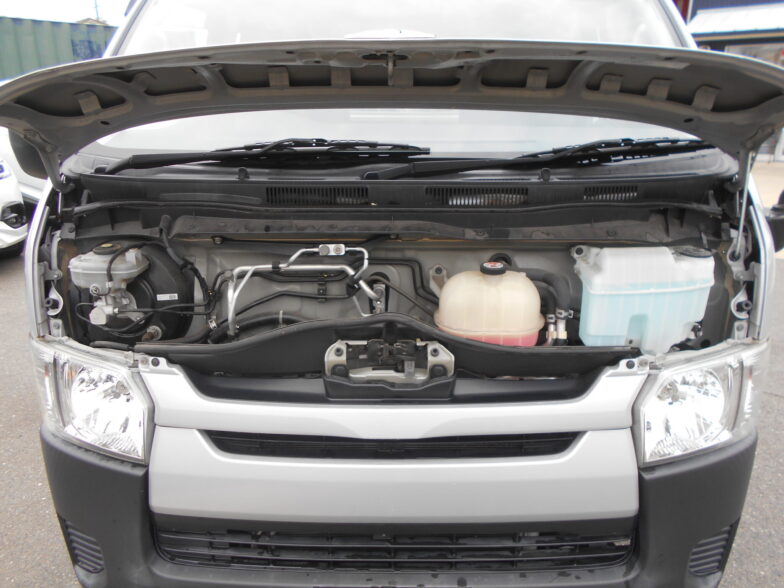 TOYOTA　ハイエース　DX　フルセグナビ　ビルトインETC　バックカメラ｜尾張旭市にある中部運輸局指定民間車検工場