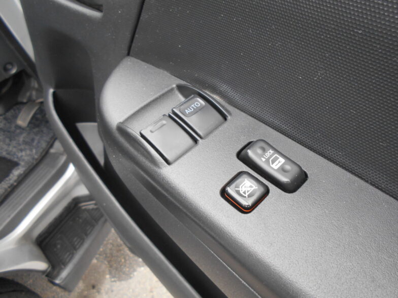 TOYOTA　ハイエース　DX　フルセグナビ　ビルトインETC　バックカメラ｜尾張旭市にある中部運輸局指定民間車検工場
