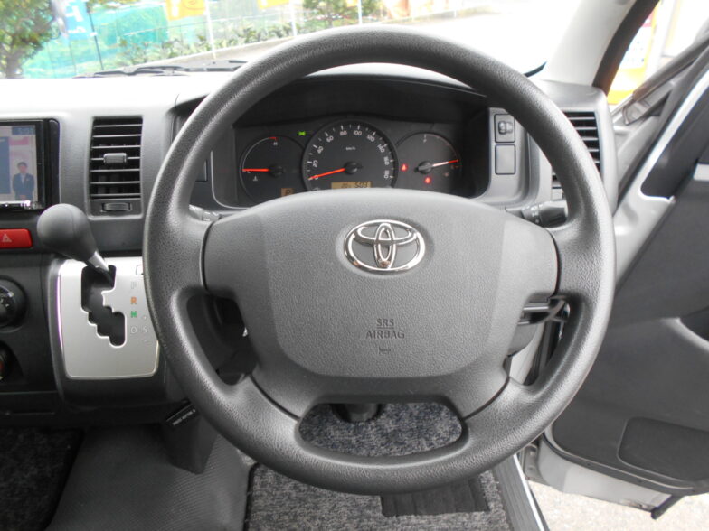 TOYOTA　ハイエース　DX　フルセグナビ　ビルトインETC　バックカメラ｜尾張旭市にある中部運輸局指定民間車検工場