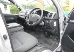 TOYOTA レジアスエース　DX　ワンセグナビ　ETC　エアーバック｜尾張旭市にある中部運輸局指定民間車検工場