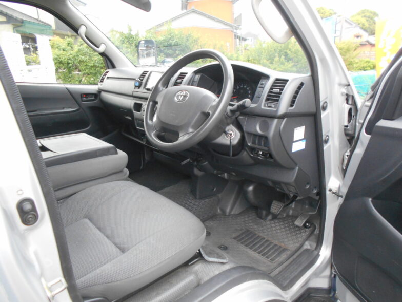 TOYOTA レジアスエース　DX　ワンセグナビ　ETC　エアーバック｜尾張旭市にある中部運輸局指定民間車検工場