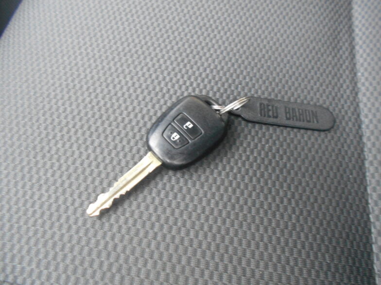 TOYOTA レジアスエース　DX　ワンセグナビ　ETC　エアーバック｜尾張旭市にある中部運輸局指定民間車検工場