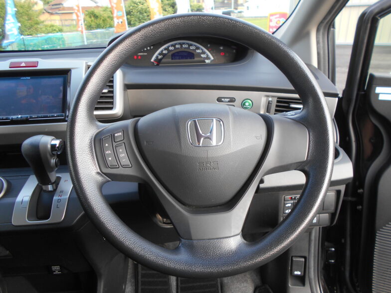 HONDA　フリード　Gジャストセレクション　SDナビフルセグＴＶ　ビルトインETC　バックカメラ｜尾張旭市にある中部運輸局指定民間車検工場