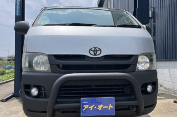 200系ハイエース　インテーク洗浄　イージークローザー左側修理