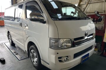 ２００系ハイエース　車検・インジェクター・パワステオイル漏れ・エンジンマウント